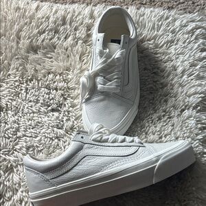 Women’s VANS White Leather Sneakers 6.5